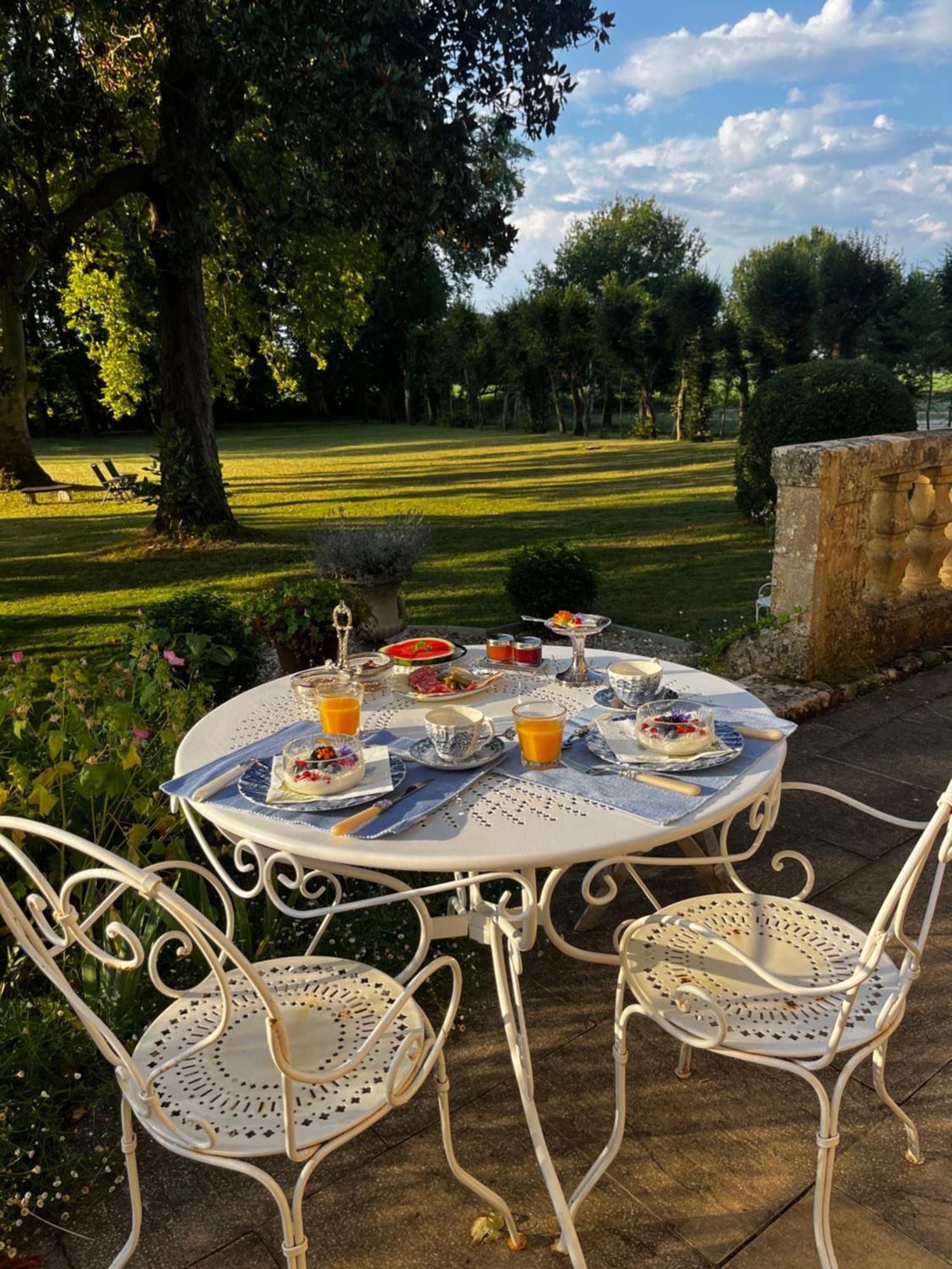 Le Bouquet Bleu Bed And Breakfast Siorac-en-Périgord Екстериор снимка